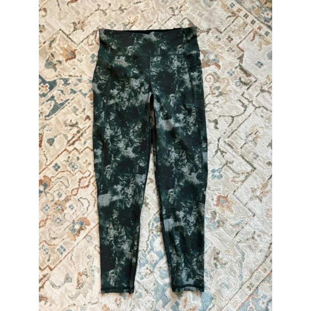 Sweaty Betty Zero Gravity Small 7/8 Length Camo
